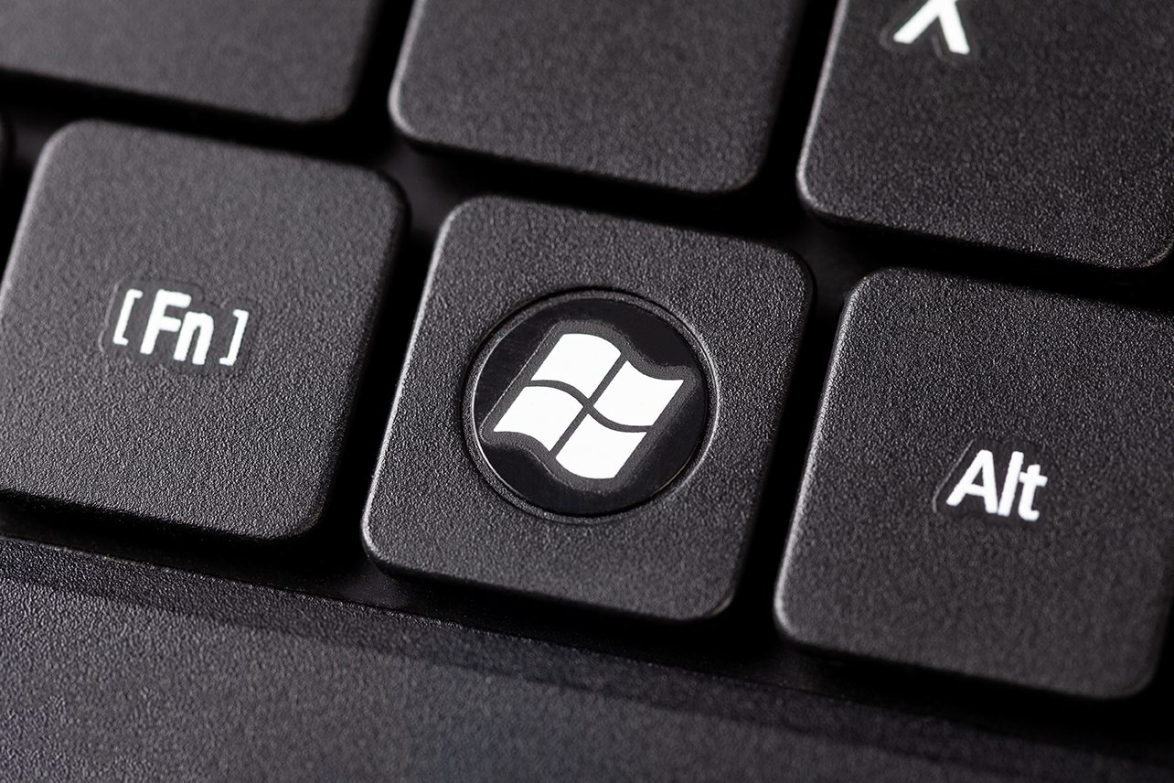 teclado de computadora con logotipo de Windows 7