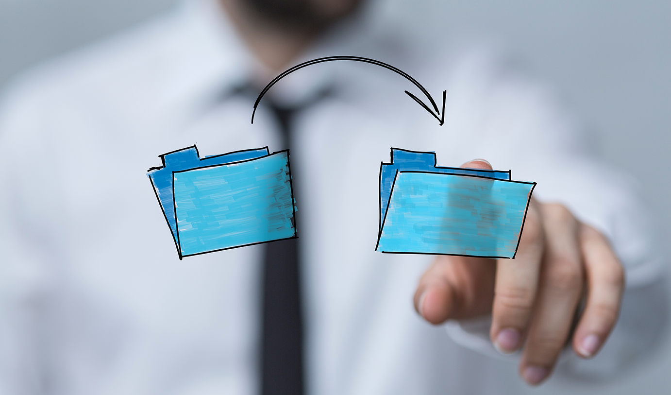 Dos folders en azul simulando el respaldo de la empresa