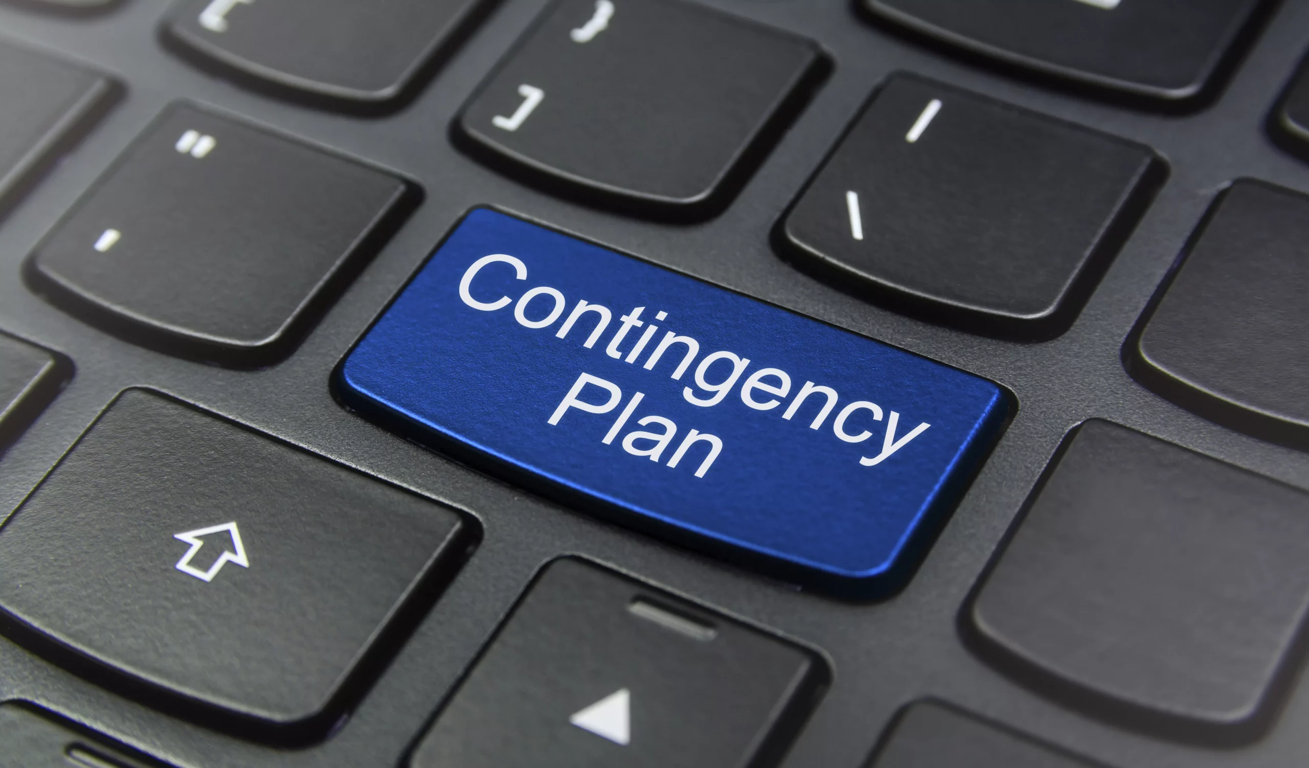 Teclado con el botón de "Contingency Plan" BCP y DRP: ¿Cuáles son sus diferencias?