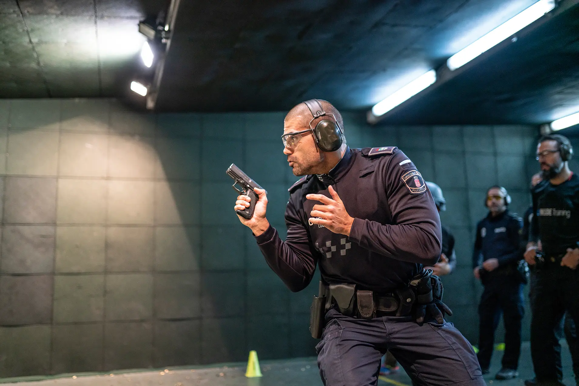 Policía antiterrorismo en entrenamiento con realidad aumentada