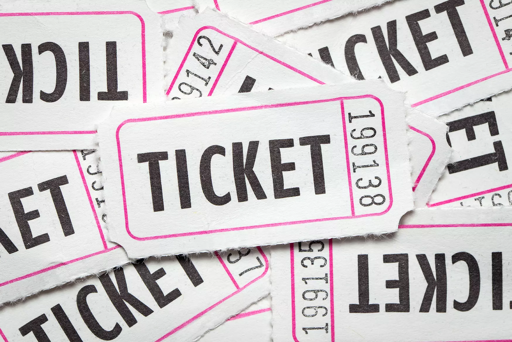 Varios tickets representando a SafeTix la nueva tecnología de Ticketmaster para combatir